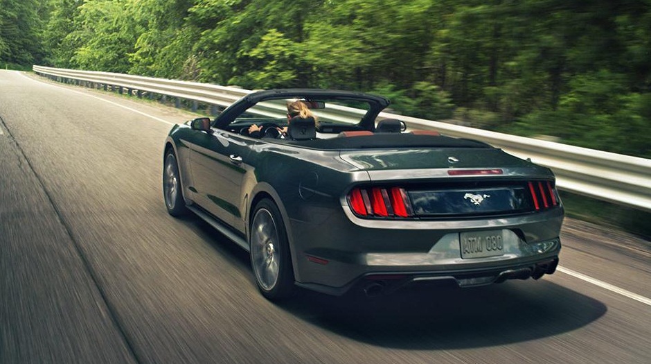 2015%20ford%20mustang%20convertible_31